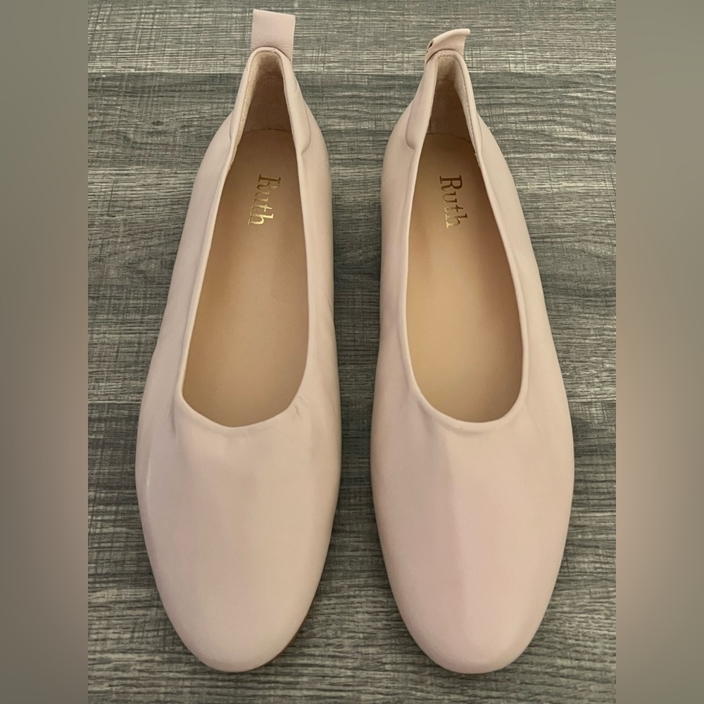 Soletto Ruth Secret Alice 3090 Leather Flats
Women's Size 10